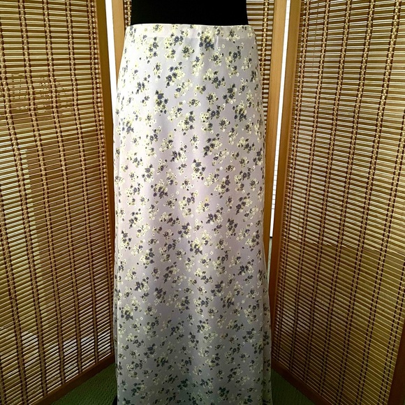Tribal Dresses & Skirts - Tribal brand floral maxi skirt with lavender background stretch waist, size 10